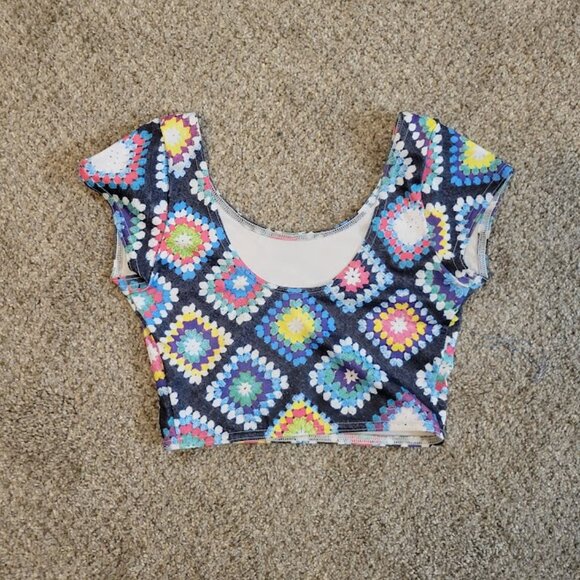 *SOLD* Blackmilk Granny Square Print Crop Top - EUC - Picture 2 of 4